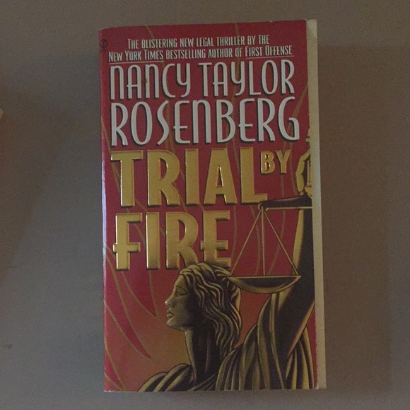 Paperback novels - Picture 3 of 4